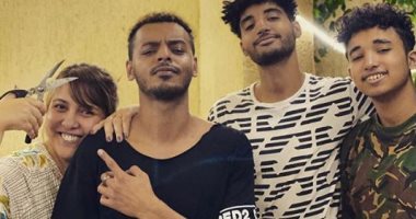مي كساب تحلق شعر زوجها "أوكا" فى المنزل: لو سبتوني كام يوم هفتح محل حلاقة