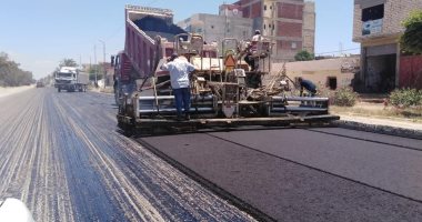 صور .. رفع كفاءة الطرق و الإنارة بأحياء غرب الإسكندرية