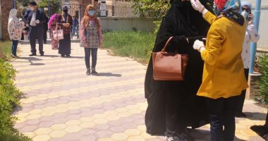 إجراء امتحانات الفصل الدراسى الثانى للفرق النهائية بجامعة مطروح.. صور 