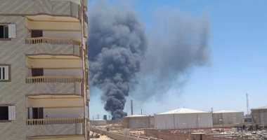 فيديو.. أول لقطات لحريق "ترنشات المخلفات" بشركة السويس لتصنيع البترول