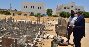 رئيس جامعة بنى سويف يتفقد التشطيبات النهائية لمبنى المدرجات والمطبعة الجديدة