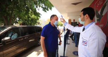 الخطيب يطمئن على الإجراءات الاحترازية بمقر الأهلى بالجزيرة.. صور