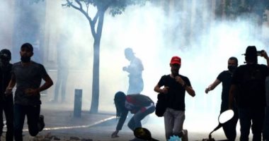 لبنان .. محتجون يقطعون الطرق تنديدا بتردى الأوضاع المعيشية