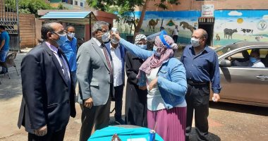 نائب رئيس جامعة بنها لشئون التعليم والطلاب يتفقد سير الإمتحانات بكلية الطب البيطرى
