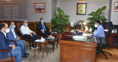 وزير الرياضة يلتقي ممثلي لجنة الشباب بالنادي الأهلي