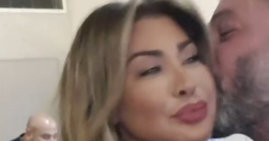 زياد برجي يحتفل مع نوال الزغبى بعيد ميلادها من داخل الاستديو بقبلة وأغنية