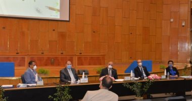 مجلس جامعة أسيوط ينعى وفاة نائب رئيس الجامعة الأسبق.. صور 