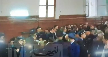 الحكم على رئيسى الوزراء الجزائريين السابقين أويحيى وسلال بـ12 سنة سجنا