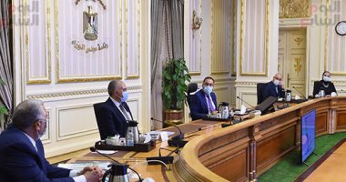 رئيس الوزراء يتابع ملف تجميع وتصنيع مشتقات البلازما.. ويؤكد: الرئيس السيسي يتبنى هذا الملف.. توجيه باعتماد مراكز التجميع من الجهات العالمية.. ودخول الصندوق السيادى كشريك فى هذا الملف