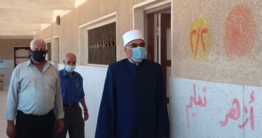 مدير منطقة شمال سيناء الأزهرية يتابع امتحانات الثانوية بالشيخ زويد