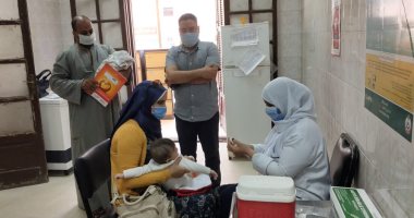 صور.. انطلاق حملة التطعيم ضد مرض شلل الأطفال بالجيزة