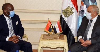  رئيس العربية للتصنيع يبحث إقامة مشروعات مشتركة خلال لقاء سفير أنجولا 