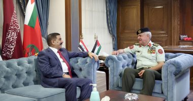 رئيس هيئة الأركان الأردنى يستقبل وزير الدفاع العراقى