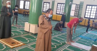 صور.. قارئ يشارك صور التزام المصلين ببنى سويف بالإجراءت الاحترازية