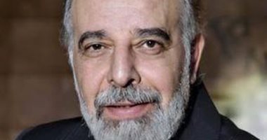 أمين عام المجلس الأعلى للثقافة يهدى مقتنيات والده محمود عزمى للمركز القومى للمسرح 