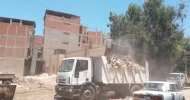 رفع 460 طن قمامة فى حملة نظافة مكبرة بحى غرب المنصورة .. صور