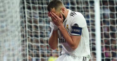 بنزيما يبحث عن فك العقدة فى ديربى الريال ضد أتلتيكو مدريد