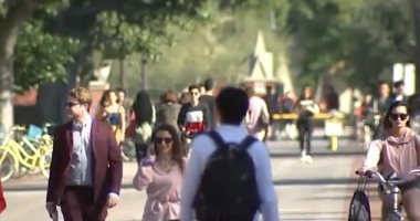 حفلات كوفيد.. طلاب أمريكيون ينظمون مسابقة لمن يصاب بكورونا أولا.. فيديو