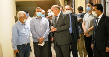 محافظ قنا يتفقد مستوى الخدمات الطبية بالمقر المؤقت لمستشفى دشنا المركزى