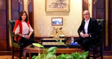 وزيرة الهجرة تتفق مع مدير Watch iT على عرض "الممر" مترجمًا على المنصة