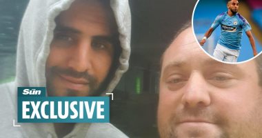 فصل مشجع إنجليزى من وظيفته بسبب الاقتراب من رياض محرز فى صورة سيلفى