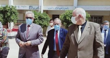 نائب وزير التعليم ووكيل تعليم القليوبية يتفقدان الامتحانات العملية بطوخ وبنها