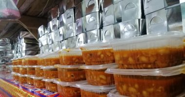 مطبخ الخير الكبير.. 650 وجبة مجانية لمصابى كورونا بالعزل والفقراء بالسويس