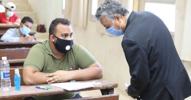 طلاب جامعة جنوب الوادى يواصلون أداء امتحانات الفرق النهائية..صور