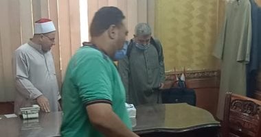 صور.. تطهير وتعقيم مديرية أوقاف الغربية ومكاتب الموظفين للحد من انتشار فيروس كورونا