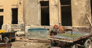 الدولة تستعيد مبنى محكمة بلبيبس بعد تحويله لـ" استبطل خيل" (صور)
