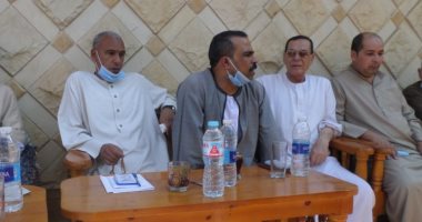 إنهاء خصومة بين عائلتين خلال جلسة عرفية فى الغربية
