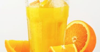 وزارة الصحة تنصح بالإكثار من شرب المياه وعصائر طبيعية للوقاية من كورونا
