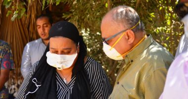 ابنة رجاء الجداوى من المقابر: أشكر الفريق الطبى ووالدتى ليس لها وصية 