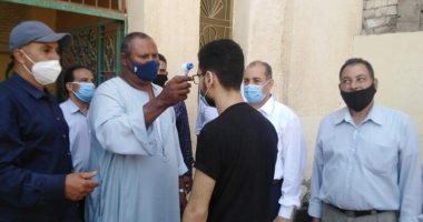 مدير التأمين الصحى بالشرقية يتفقد لجنة الثانوية الأزهرية بمشتول السوق