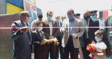 محافظ الإسماعيلية يفتتح السوق النموذجى والملعب المفتوح بمنشية الشهداء.. صور 