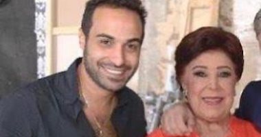 أحمد فهمى وشريف مدكور وغادة عبد الرازق ينعون رجاء الجداوى