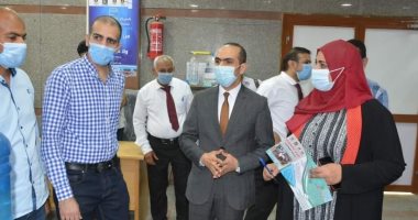 نائب محافظ سوهاج يتفقد المركز التكنولوجى لخدمة المواطنين بحى غرب