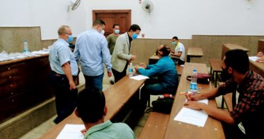 نائب رئيس جامعة بنها يتفقد الإمتحانات بكليات الطب البيطرى والتربية الرياضية والحقوق