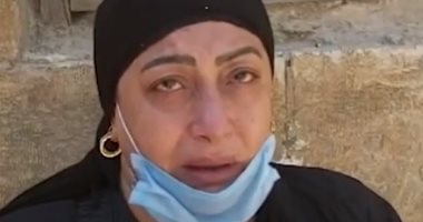مساعدة رجاء الجداوي تبكي أمام قبرها: "22 سنة معاها مشفتش يوم وحش".. فيديو
