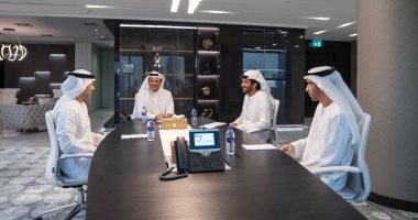 محمد بن راشد ينشر صورة من أول يوم عمل بوزارة الاقتصاد فى الإمارات