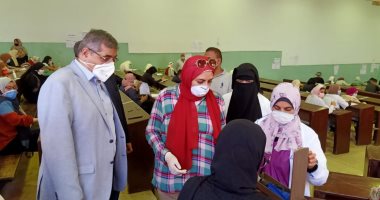 نائب رئيس جامعة بنها لشؤون التعليم والطلاب يتفقد سير الإمتحانات بحقوق بنها