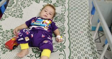 العثور على طفل خطفته سيده لتتسول به فى الفيوم والمحافظ يوجه بالعناية به