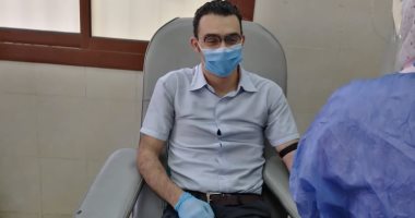 مدير العلاج الحر بصحة بنى سويف يتبرع بالبلازما عقب شفائه من فيروس كورونا  