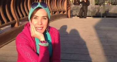 تشكيلية مصرية تفوز بجائزة من "الأكاديمية الملكية الهندية للفنون والثقافة"