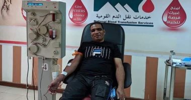 متعافى جديد يتبرع بالبلازما فى المركز الإقليمى لنقل الدم بالأقصر