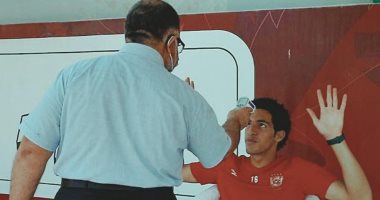 اتحاد الكرة يتحدى كورونا بإجراءات طبية مشددة.. مراقب طبى وقياس الحرارة قبل دخول الاستاد.. تغيير موقع دكة البدلاء لتطبيق التباعد الاجتماعى.. تخصيص أماكن للإعلاميين والمصورين.. و16 سنة الحد الأدنى لحاملى الكرات