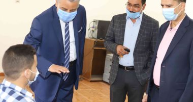 رئيس جامعة جنوب الوادى يتفقد الامتحانات فى الكليات والمعاهد.. صور