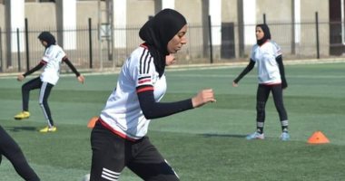 الكرة النسائية فى الغربية بين طموح العالمية ونظرة المجتمع.. "تقى": بدأت كلاعبة رغم رفض والدى.. وتوليت الإدارة الفنية في مركز شباب محلة حسن.. وتؤكد: نواجه نظرات وانتقادات وحلمى الاختراف عالميا