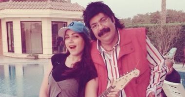 إيمي طلعت زكريا تستعيد ذكريات والدها بمشاهد من فيلم "اخناتون".. فيديو