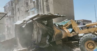 تنفيذ 40 قرار إزالة لتعديات وأسواق عشوائية بالسويس.. صور